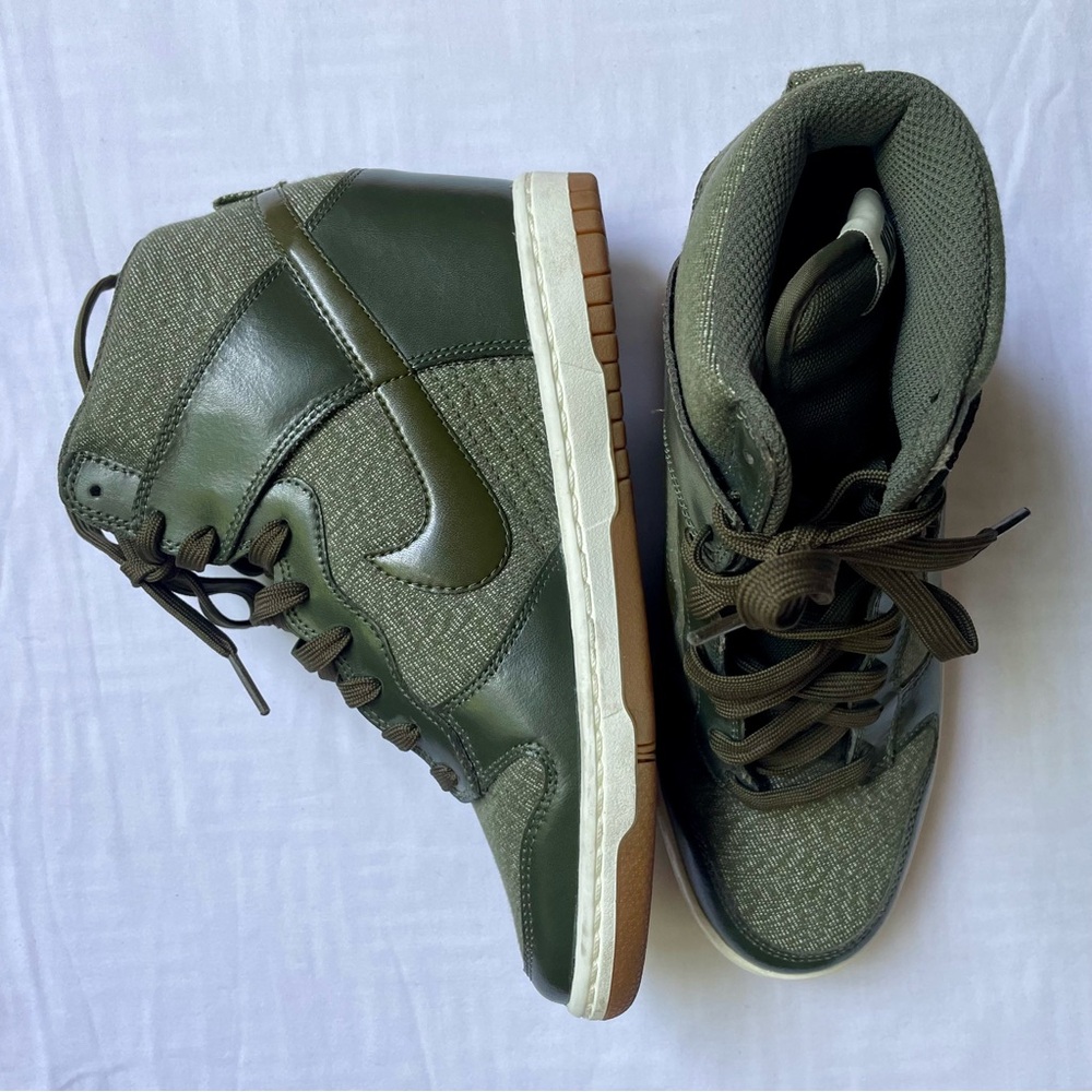 Vintage green Nike Dunk Sky High shoes, size 8